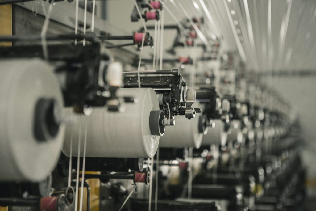 Organic vs Conventional Cotton Denim: 2026 Water Footprint & Softness Guide